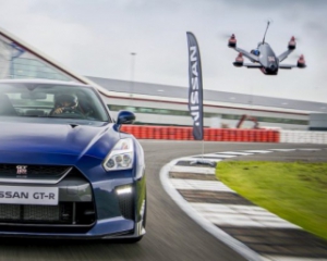 Квадрокоптер Nissan GT-R Drone розганяється до 100 км/год за 1,3 секунди