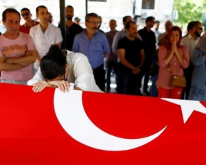 Турецкая полиция задержала 13 причастных к теракту в Стамбуле