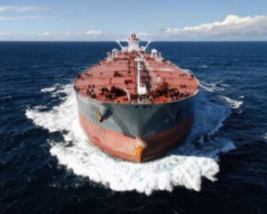 Біля берегів Лівії затримали танкер з українцями на борту 