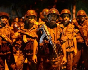 В Бангладеш боевики ИГИЛ атаковали ресторан и захватили заложников, 40 человек ранены