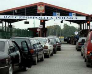 На украинско-польской границе стоит около 1,5 тысячи автомобилей