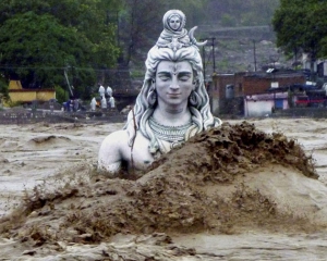 Індію накрили потужні зливи: багато загиблих