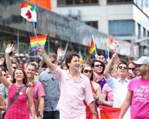 Премьер-министр Канады принял участие в крупнейшем в стране прайд-параде
