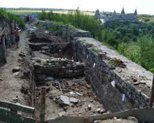 В Каменце-Подольском археологи нашли башню, которая 200 лет была под землей