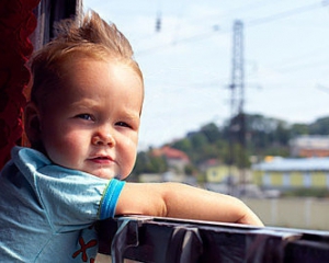 Незабутня подорож: чим зайняти дитину в поїзді
