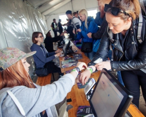 Мигранты насиловали женщин во время музыкального фестиваля