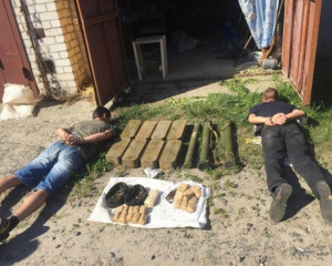 Черкасских военнослужащих задержали за продажу оружия
