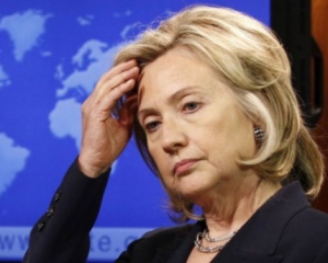 У США закрили справу про листування Клінтон