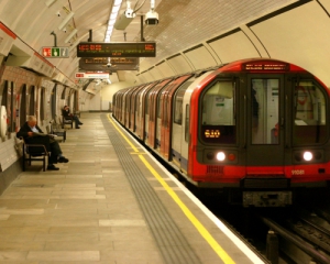 В Лондоне эвакуировали станцию метро