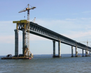 Запуск залізниці по Керченському мосту Росія відклала на рік