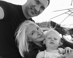 Хайден Панеттьери опровергла слухи о расставании с Кличко семейным фото