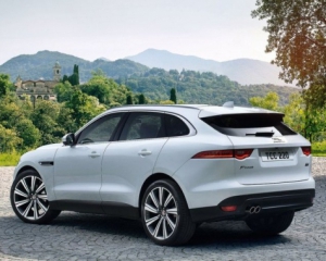В Киеве заметили мощный кроссовер Jaguar F-Pace S