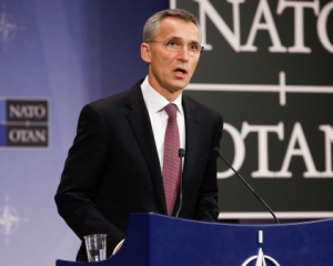 Украина реформируется, поэтому не подает заявку на членство в НАТО - Столтенберг