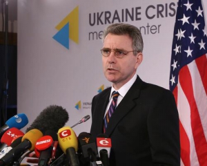 США будут поддерживать правительство Украины, пока проводятся эффективные реформы - Пайетт