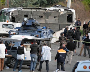 Терористи підірвали військовий автомобіль у Туреччині