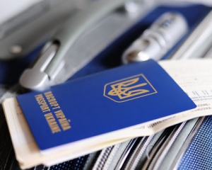 Ган назвав дедлайн для безвізового режиму ЄС із Україною