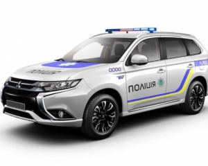 Украинские патрульные получат гибридные кроссоверы Mitsubishi