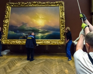 Из оккупированного Крыма в Москву забрали 38 картин