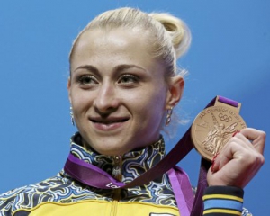 Украинскую тяжелоатлетку лишили олимпийской медали