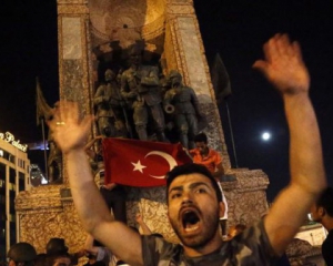Советника президента Турции задержали по обвинению в причастности к путчу