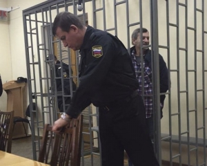 Російський суд залишив за ґратами кримських татар до жовтня