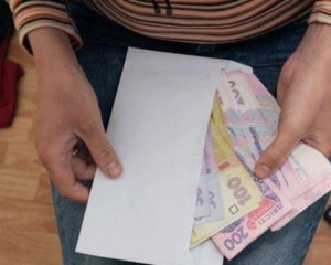 Средняя зарплата по Украине выросла до 5 тыс. грн