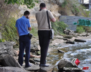 Чоловік стрибнув із моста і розбився об мілину