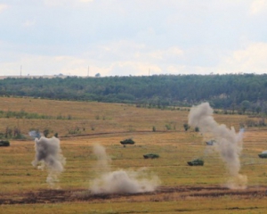 Боевики ЛНР провели масштабные военные учения