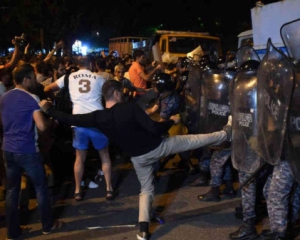 Поліція Єревана жорстоко розігнала демонстрантів