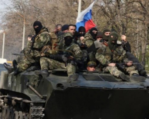 Росія закинула в Харцизьк військову техніку та боєприпаси