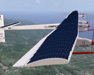 Літак на сонячних батареях завершує навколосвітню подорож