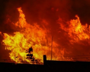 У Туреччині біля бази НАТО спалахнула велика пожежа, підозрюють підпал