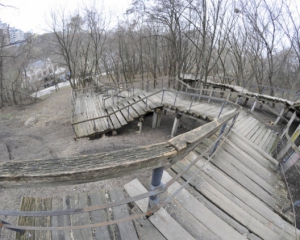 В центре Киева обнаружили древнюю лестницу