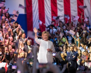 Клинтон официально выдвинута кандидатом на пост президента США от демократов