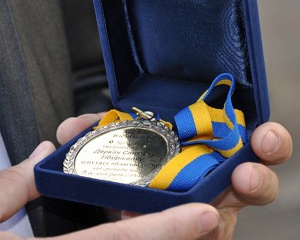 У президента попросили юбилейные медали для нардепов
