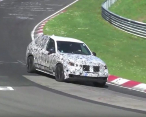 Будущее поколение BMW X5 испытали на немецком автодроме