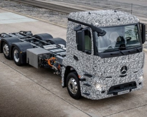 Mercedes-Benz представив електричну вантажівку
