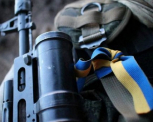 На Донбасі загинув військовий, ще одного поранили