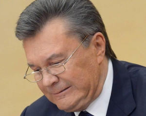 Суд наказав слідчому допитати Януковича в Росії