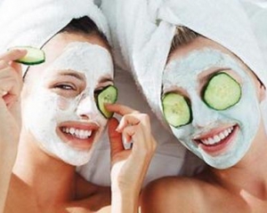 Як позбутися жирної шкіри на обличчі: чотири рецепти маски