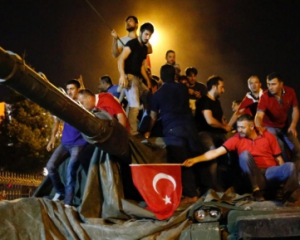 В Турции планируют конфисковать имущество более чем 3 тыс. задержанных судей и прокуроров