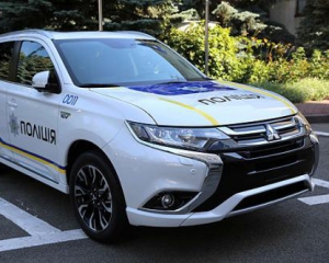 Нацполиция закупит Mitsubishi Outlander PHEV на 900 млн грн