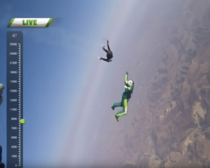 Американец успешно прыгнул без парашюта с высоты 7,5 километров