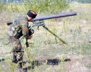 Бойовики жаліються на несправну зброю