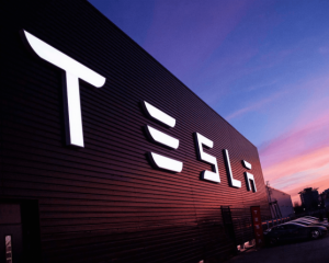 Беспилотный микроавтобус Tesla создадут на платформе Model X