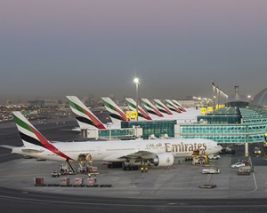 В аэропорту Дубая во время тушения самолета погиб пожарный