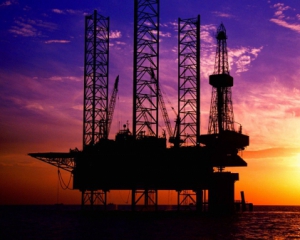 Нафта дорожчає на американських новинах