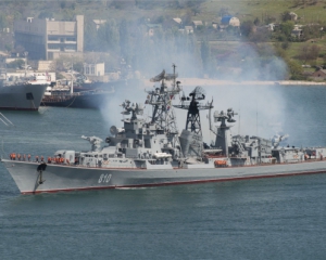 Біля Латвії помітили російські військові кораблі