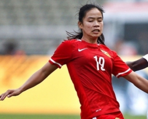 Китайская футболистка украсила олимпийский турнир голом с центра поля