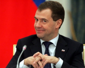 &quot;Вам достаток ни к чему&quot; - Медведев росийским учителям